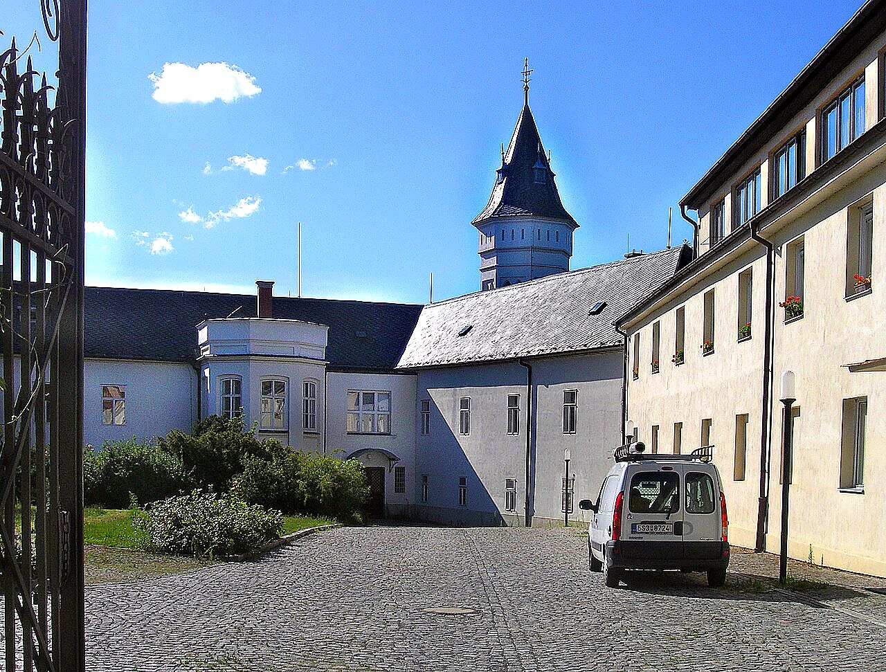 
<span>zámek Komořany</span>
