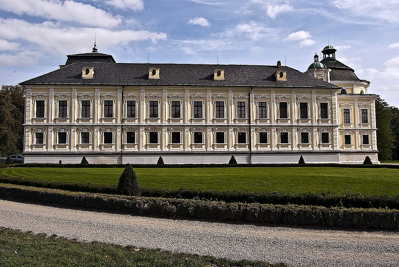 
<span>zámek Kravaře</span>
