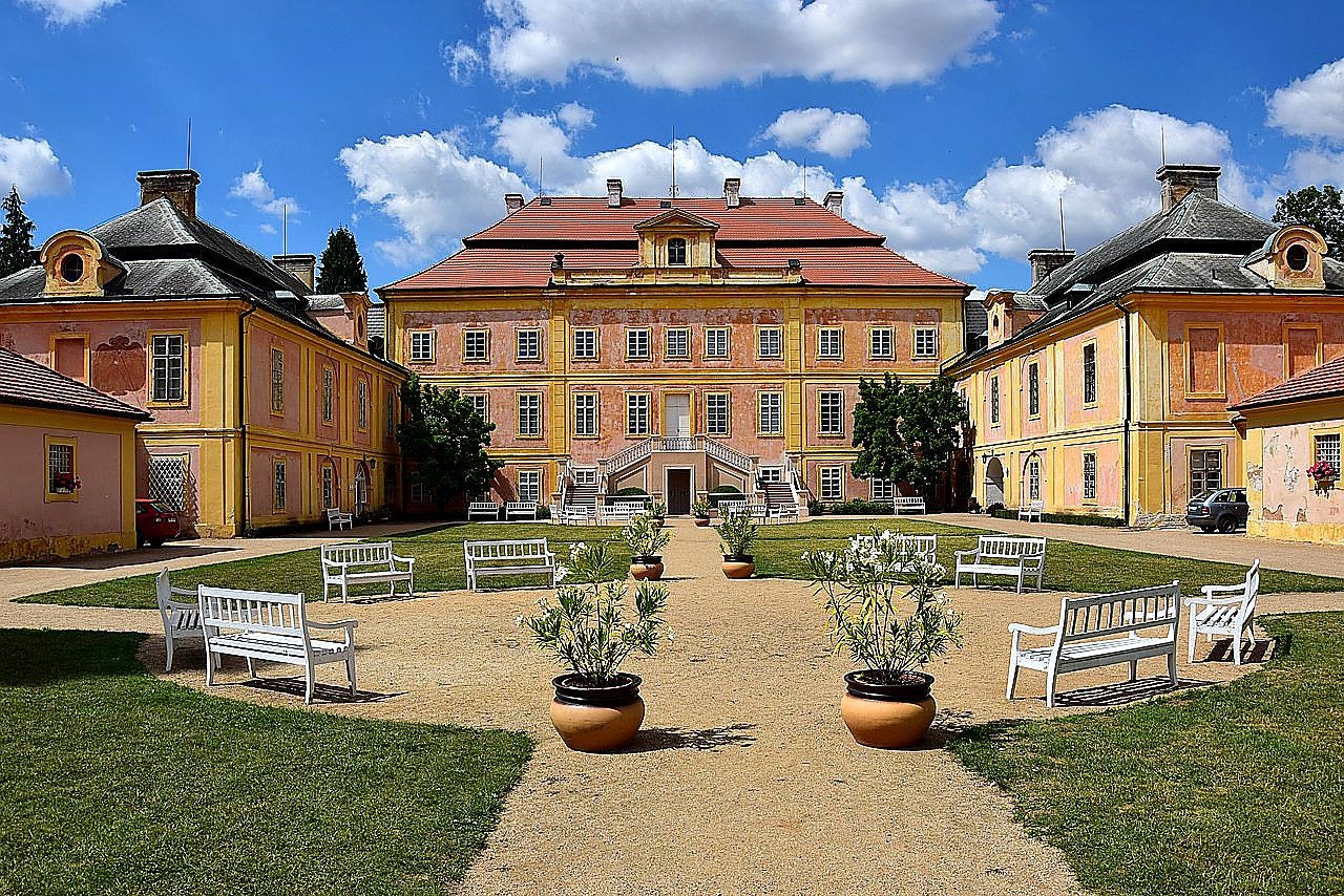 
<span>zámek Krásný Dvůr</span>
