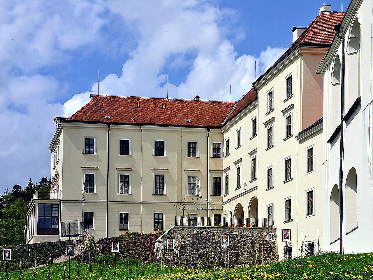 
<span>zámek Křtiny</span>
