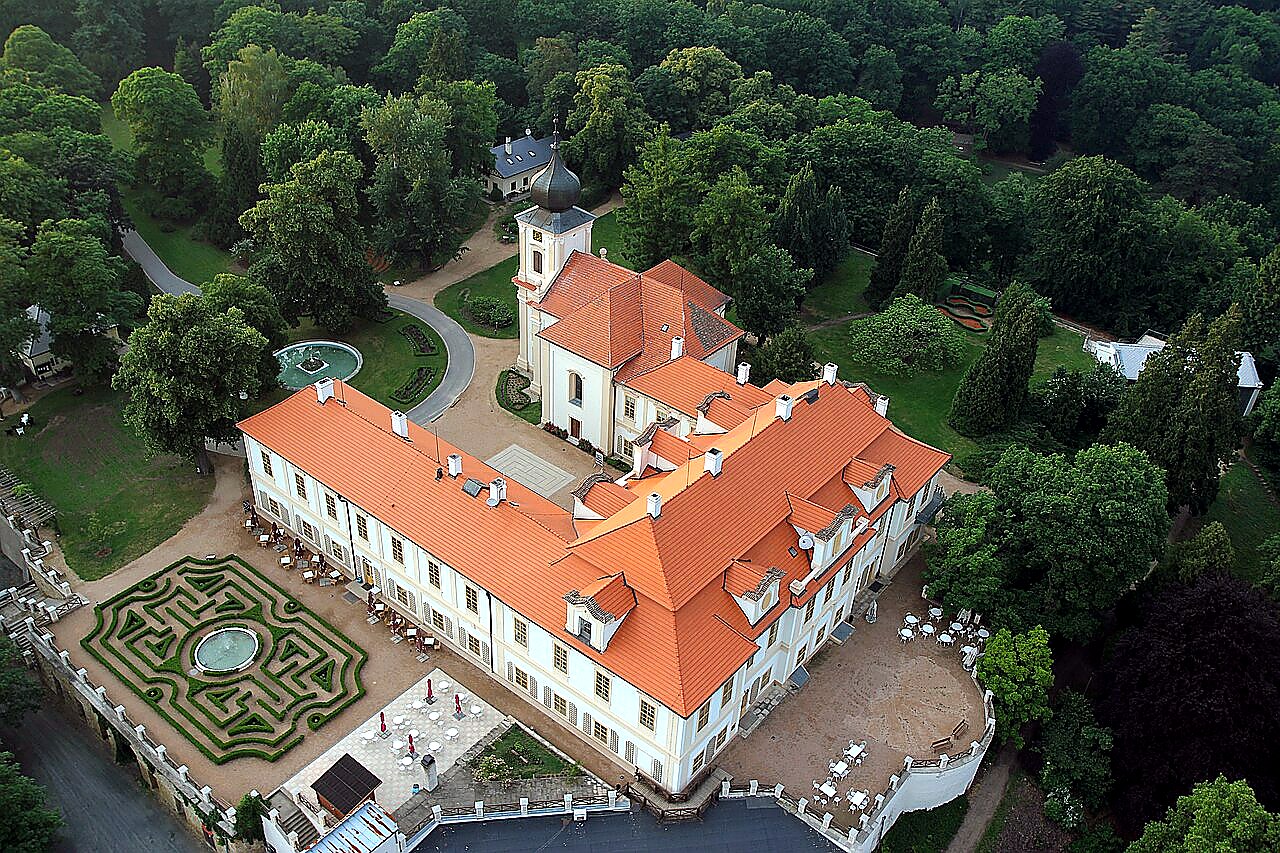 
<span>zámek Loučeň</span>
