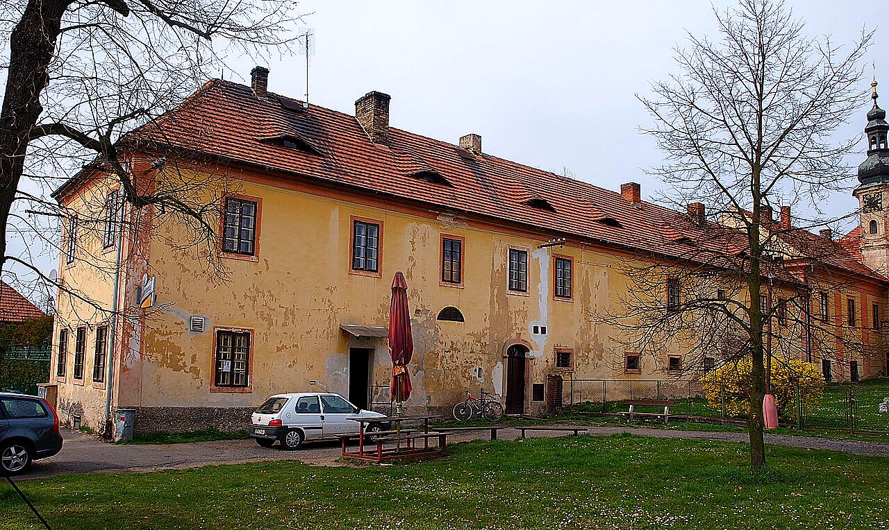
<span>zámek Obříství</span>
