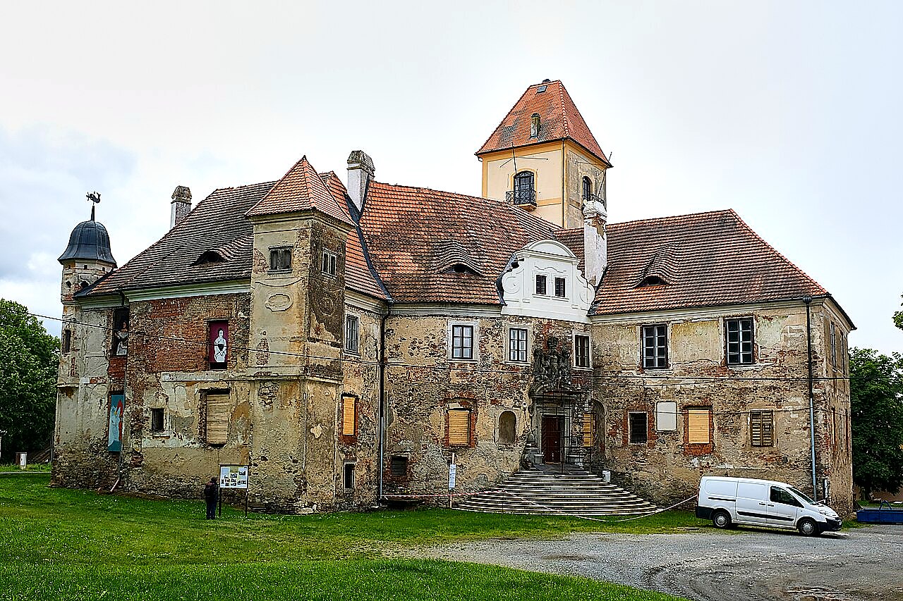 
<span>zámek Poběžovice</span>
