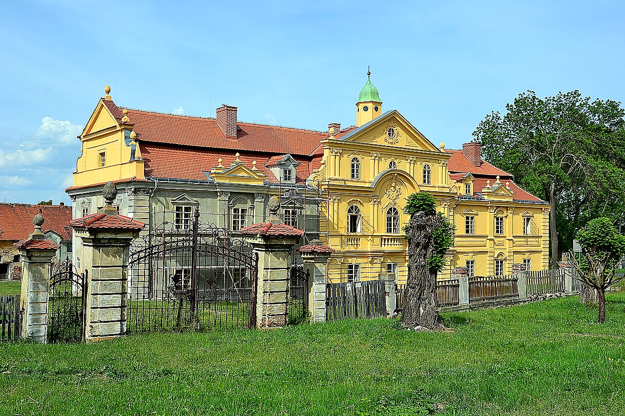 
<span>zámek Poláky</span>
