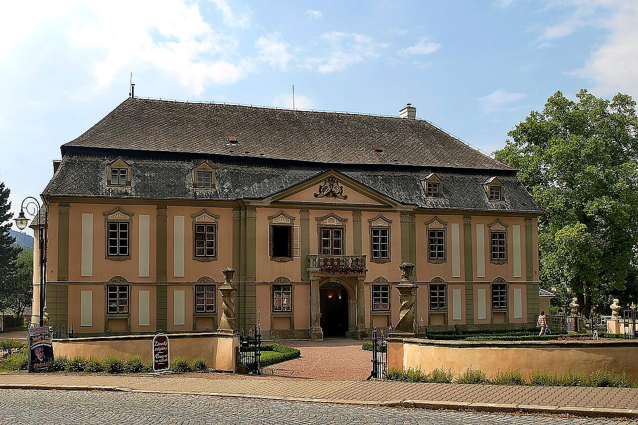 
<span>zámek Potštejn</span>
