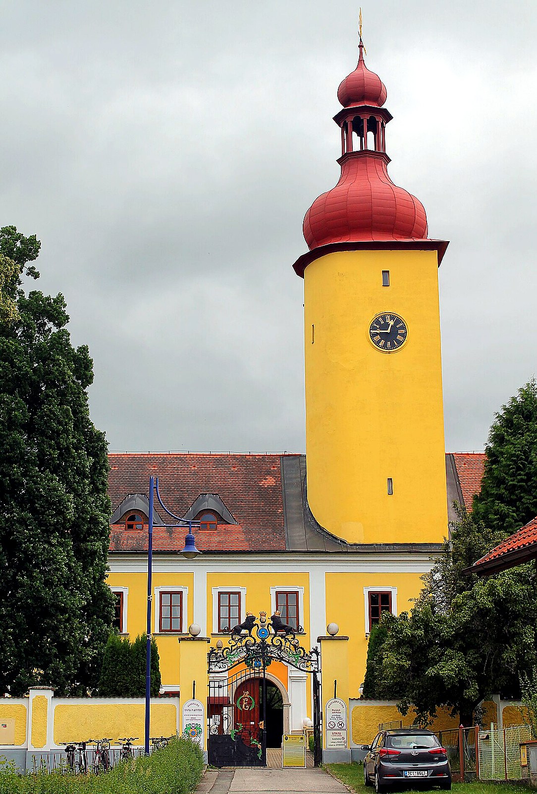 
<span>zámek Stráž nad Nežárkou</span>
