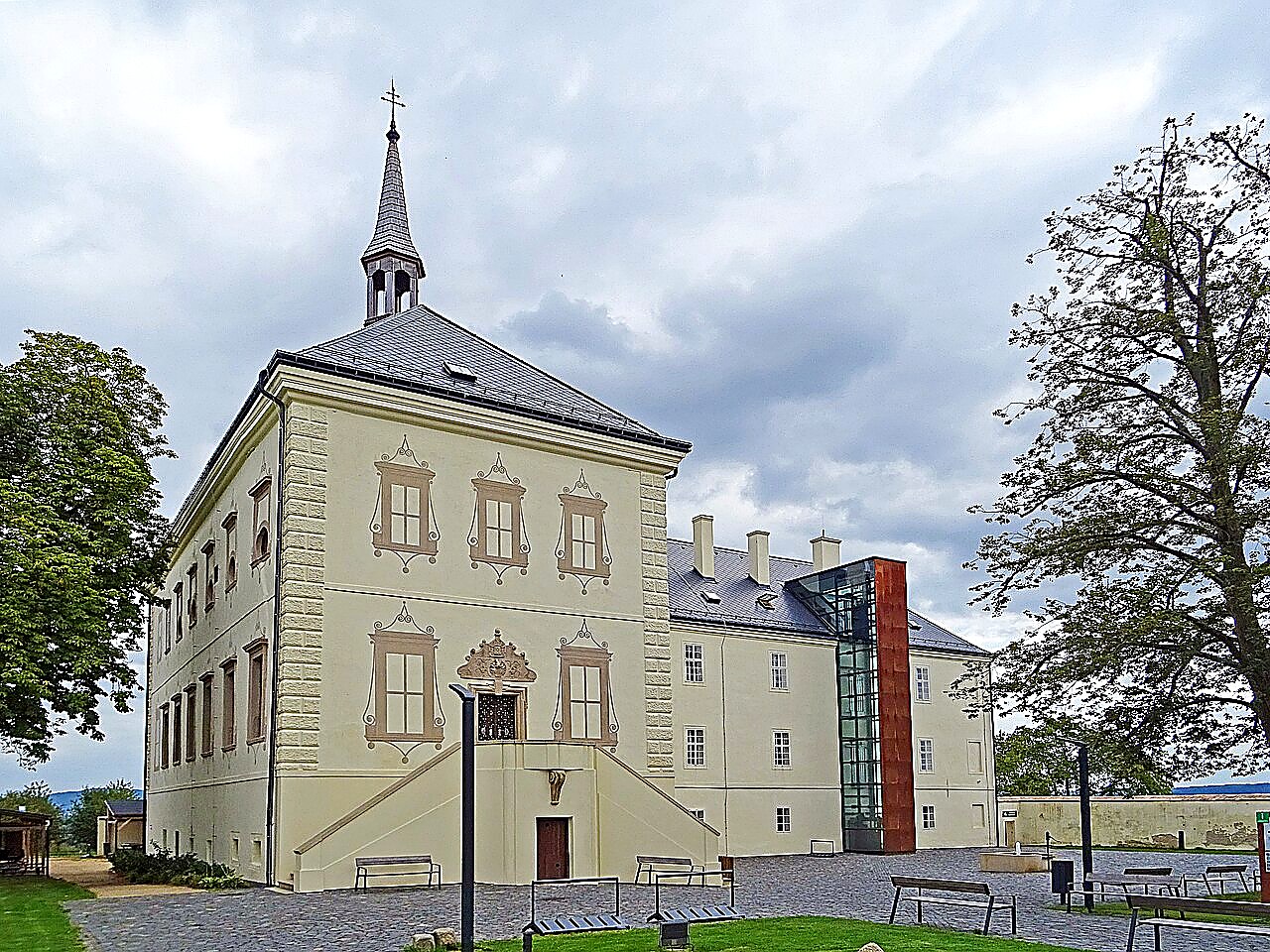 
<span>zámek Svijany</span>
