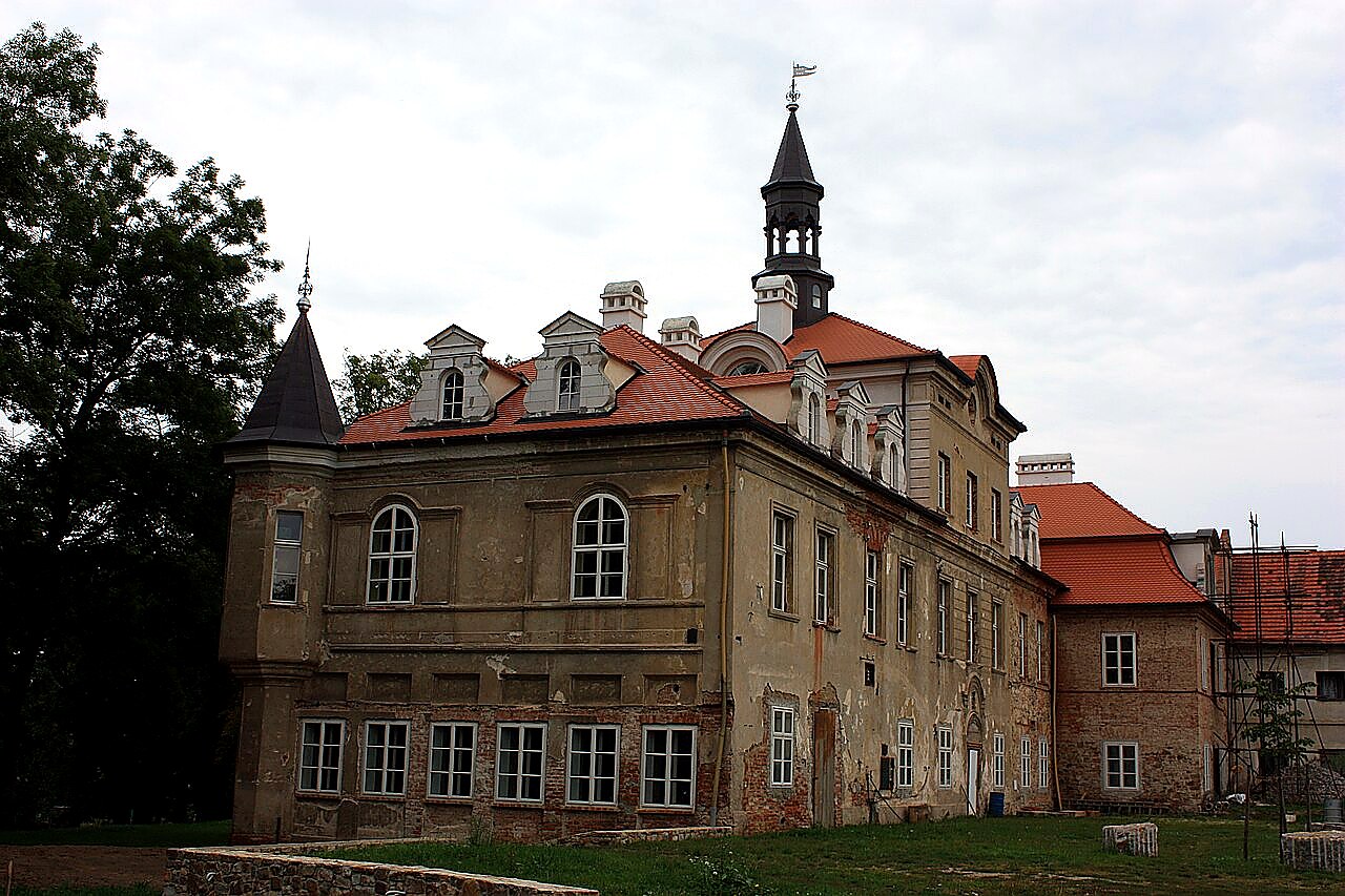 
<span>zámek Svinaře</span>
