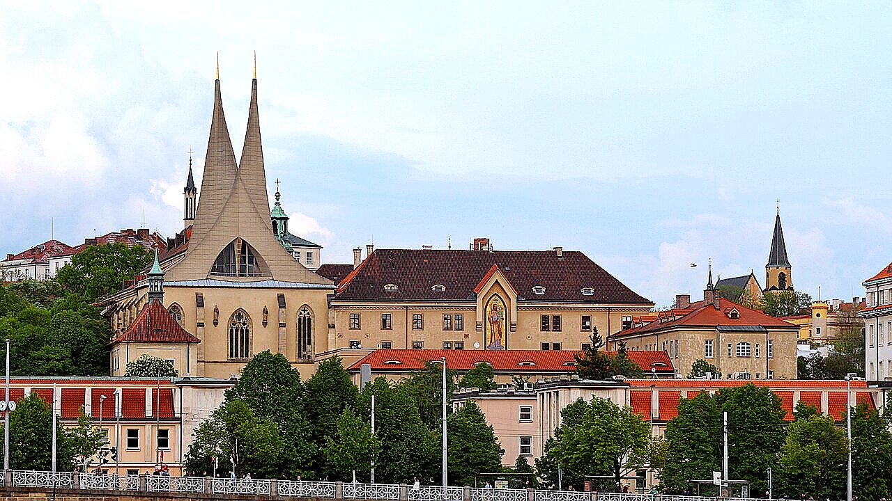 
<span>Emauzský klášter</span>
