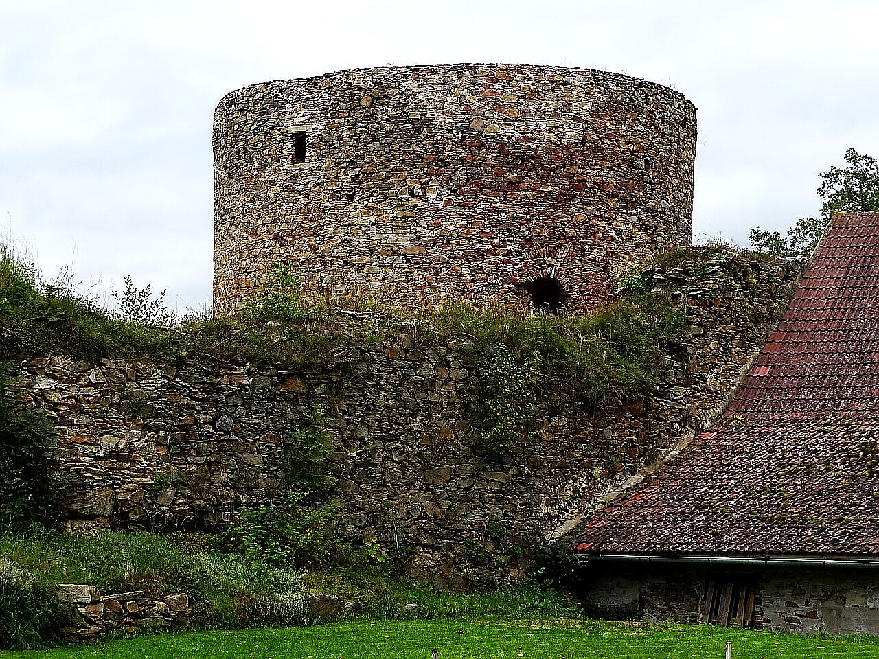 
<span>Haselburg</span>
