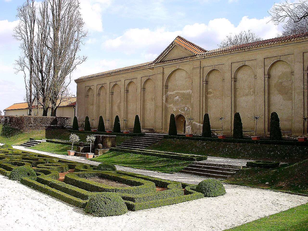 
<span>Konventní zahrada</span>
