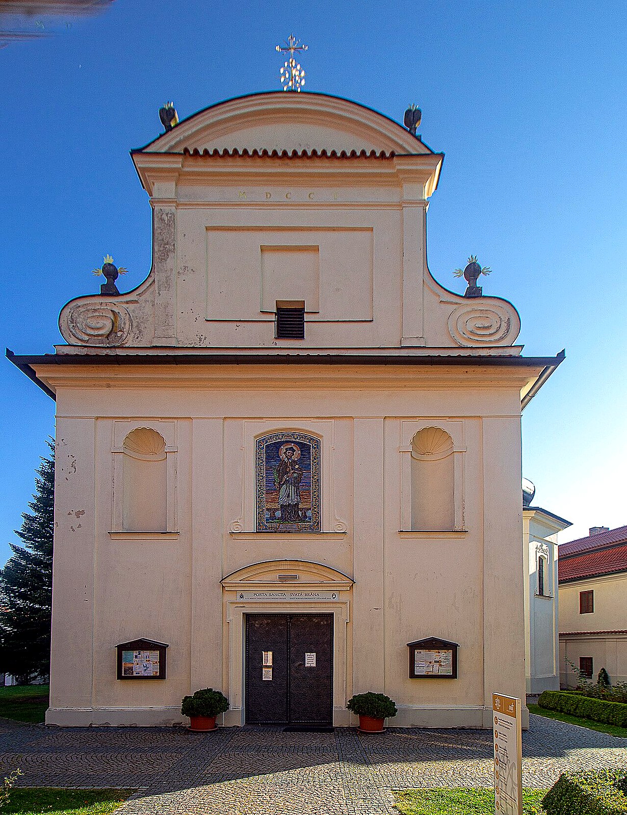 
<span>Kostel Nanebevzetí Panny Marie v Klokotech</span>
