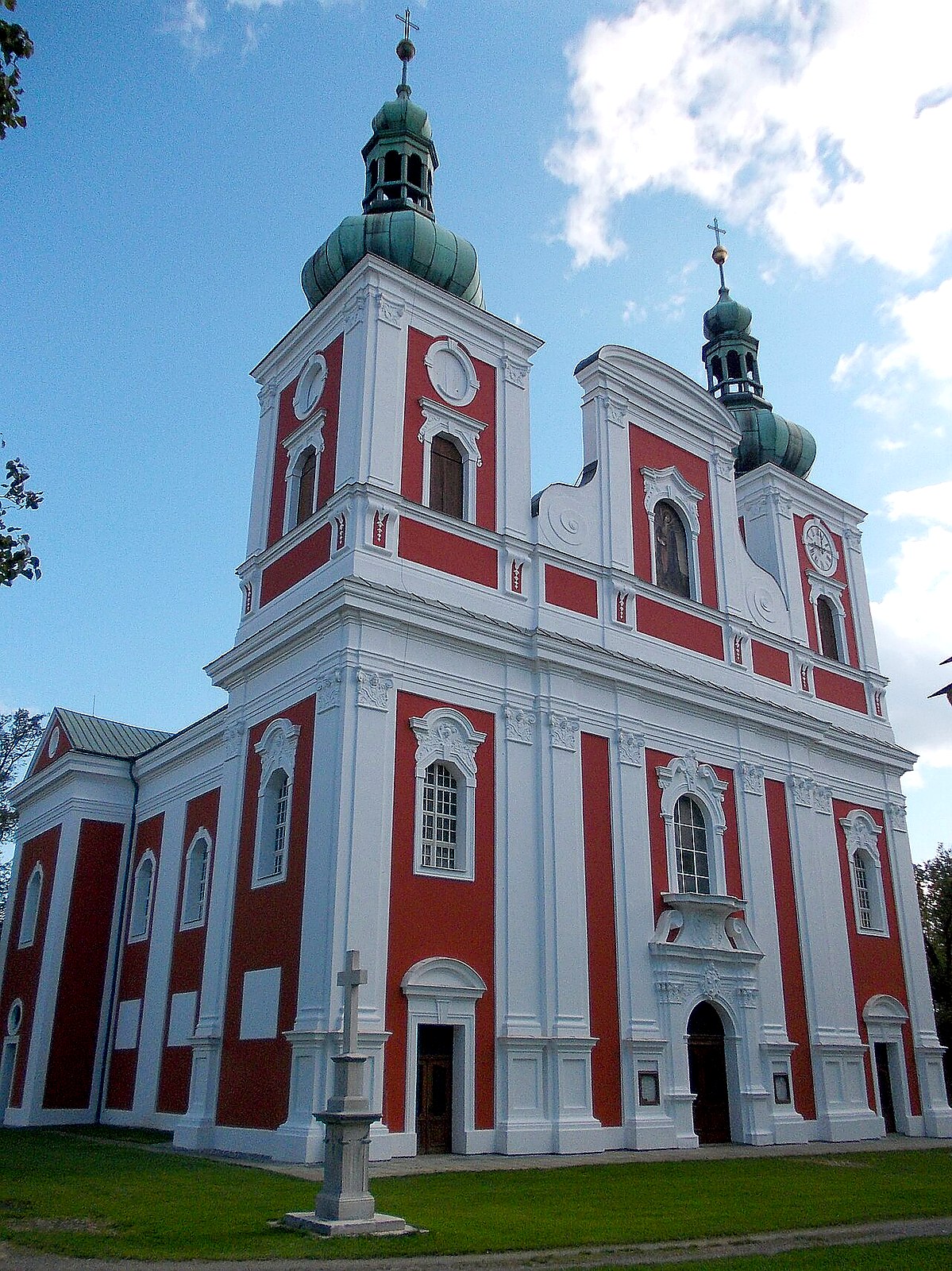 
<span>Kostel Panny Marie Sedmibolestné a Povýšení svatého Kříže na Cvilíně</span>
