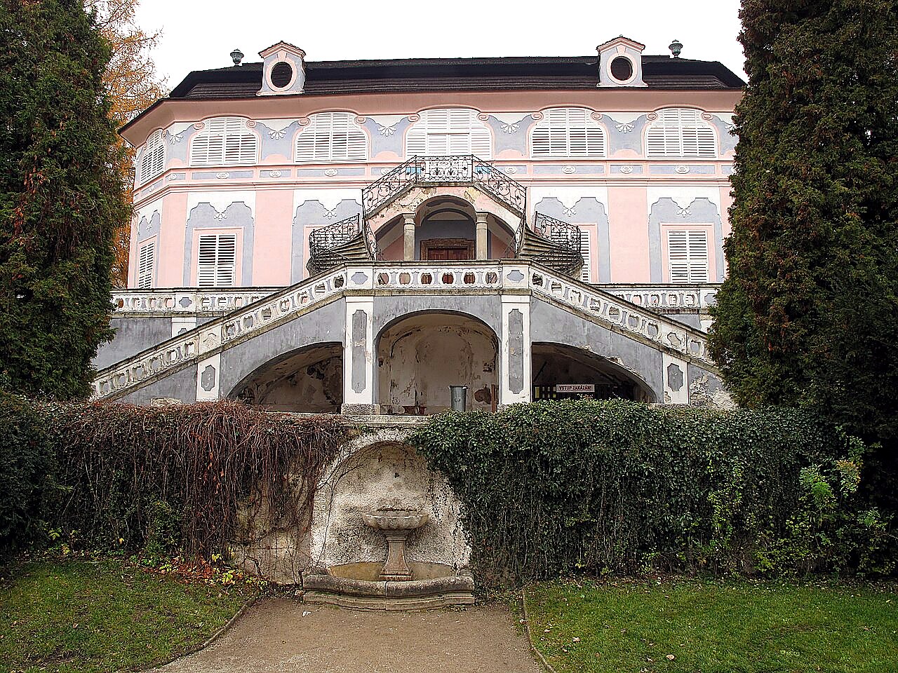 
<span>Letohrádek Bellarie</span>
