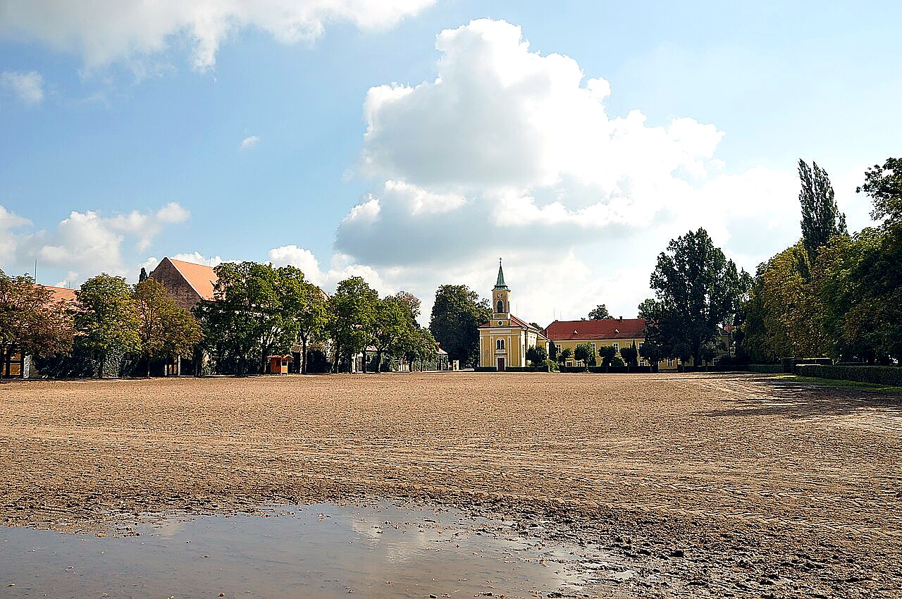 
<span>Národní hřebčín Kladruby nad Labem</span>
