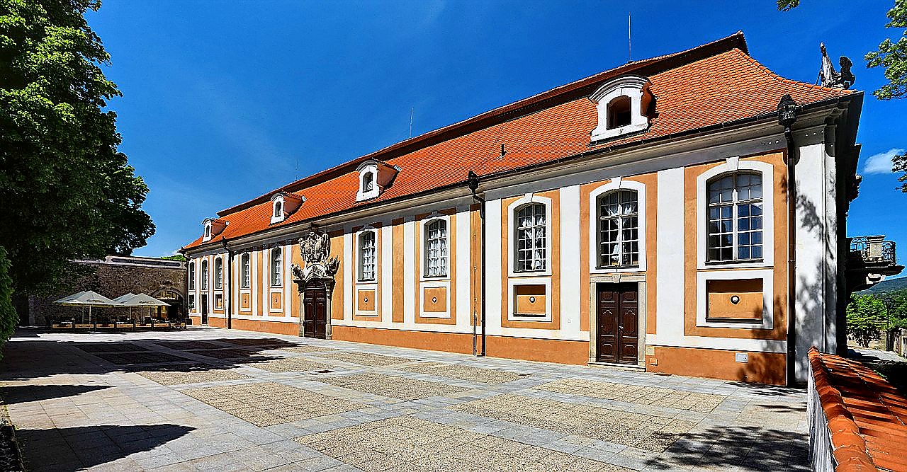 
<span>Zámecká jízdárna Český Krumlov</span>
