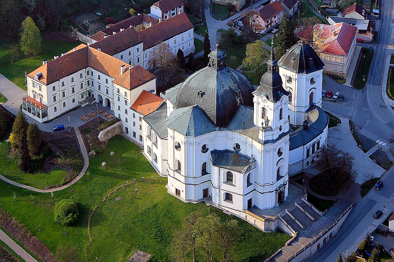 
<span>kostel Jména Panny Marie (Křtiny)</span>
