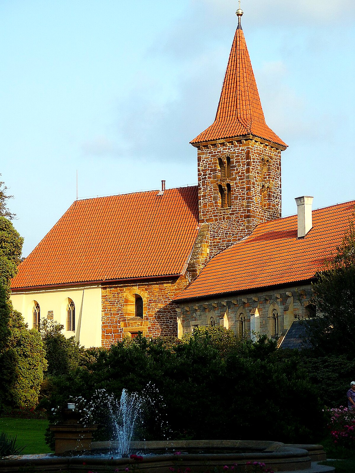 
<span>kostel Narození Panny Marie (Průhonice)</span>
