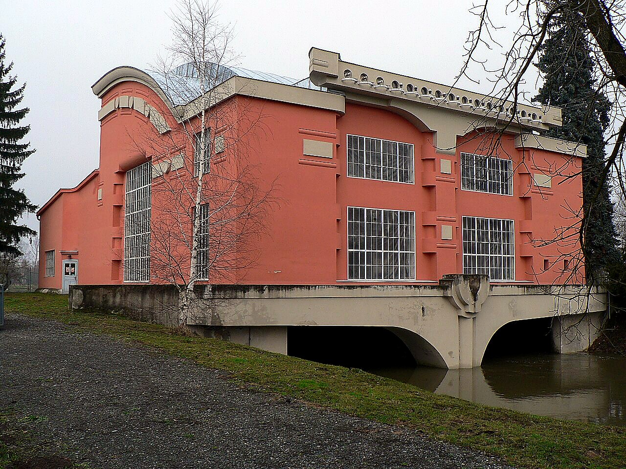 
<span>nová vodní elektrárna Háj</span>
