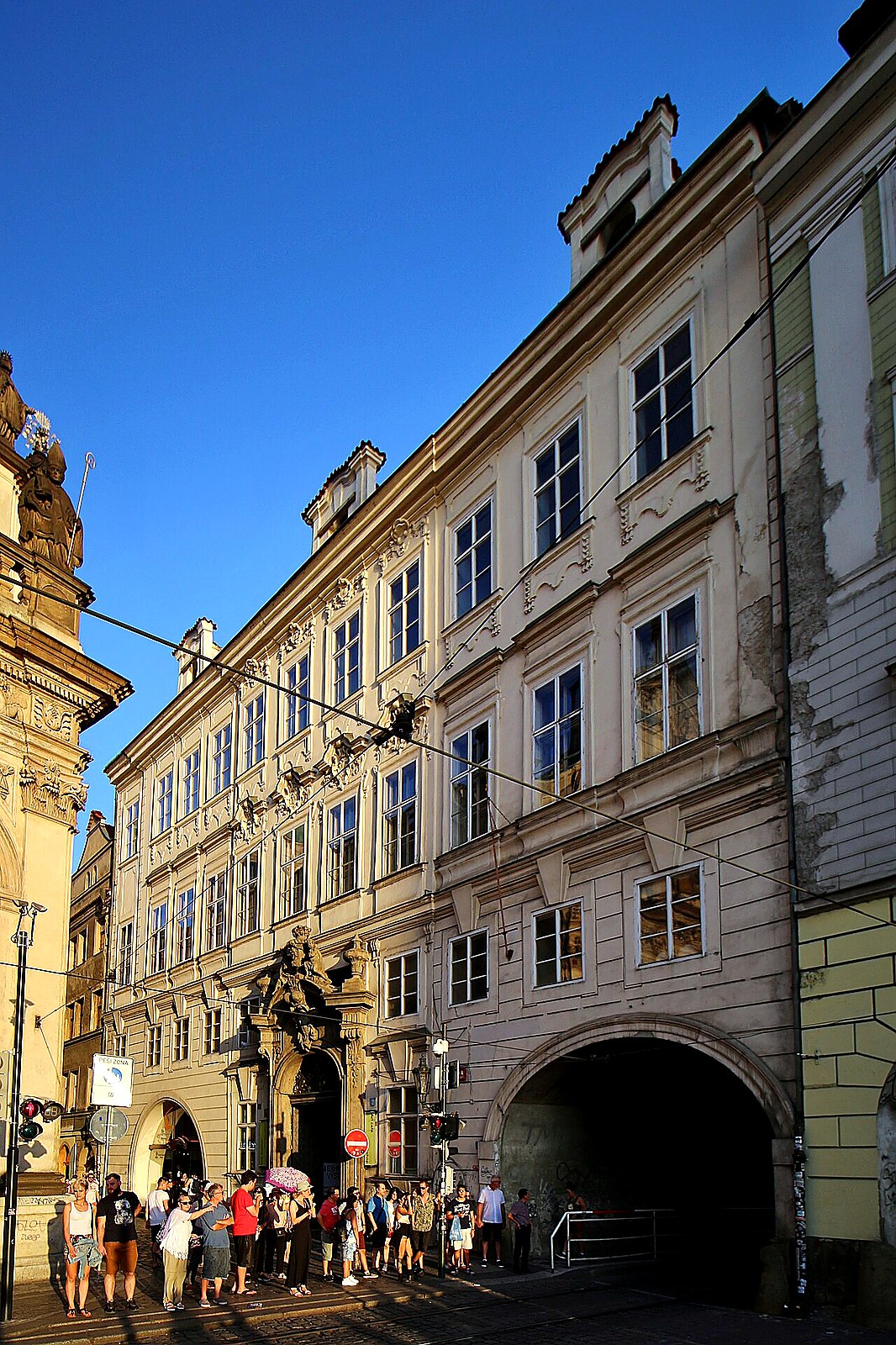 
<span>palác Colloredo-Mansfeld</span>
