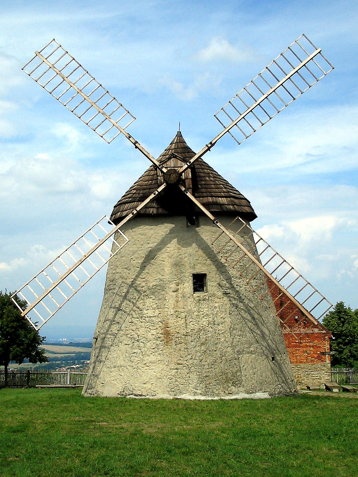 
<span>větrný mlýn v Kuželově</span>
