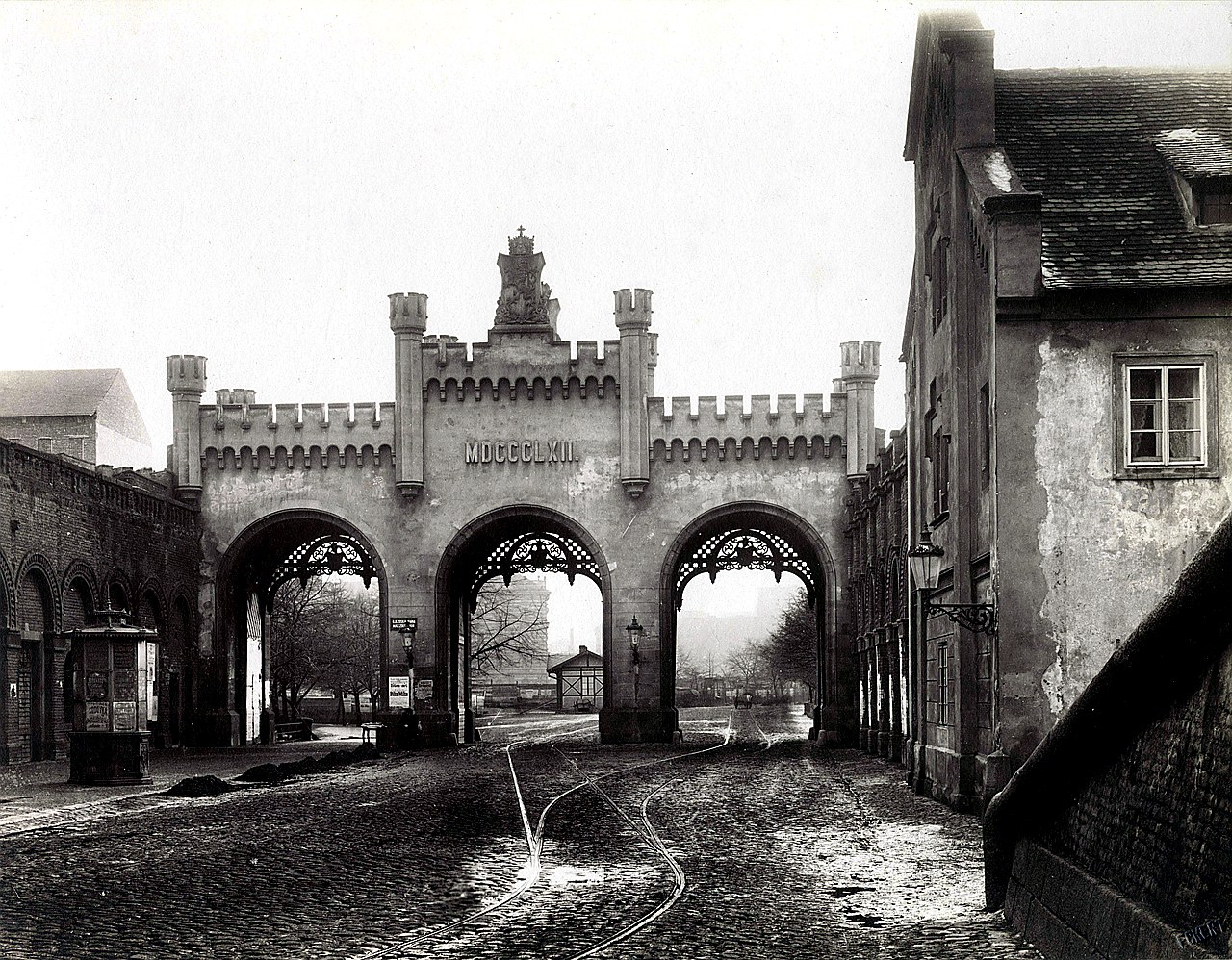 
<span>Újezdská brána</span>
