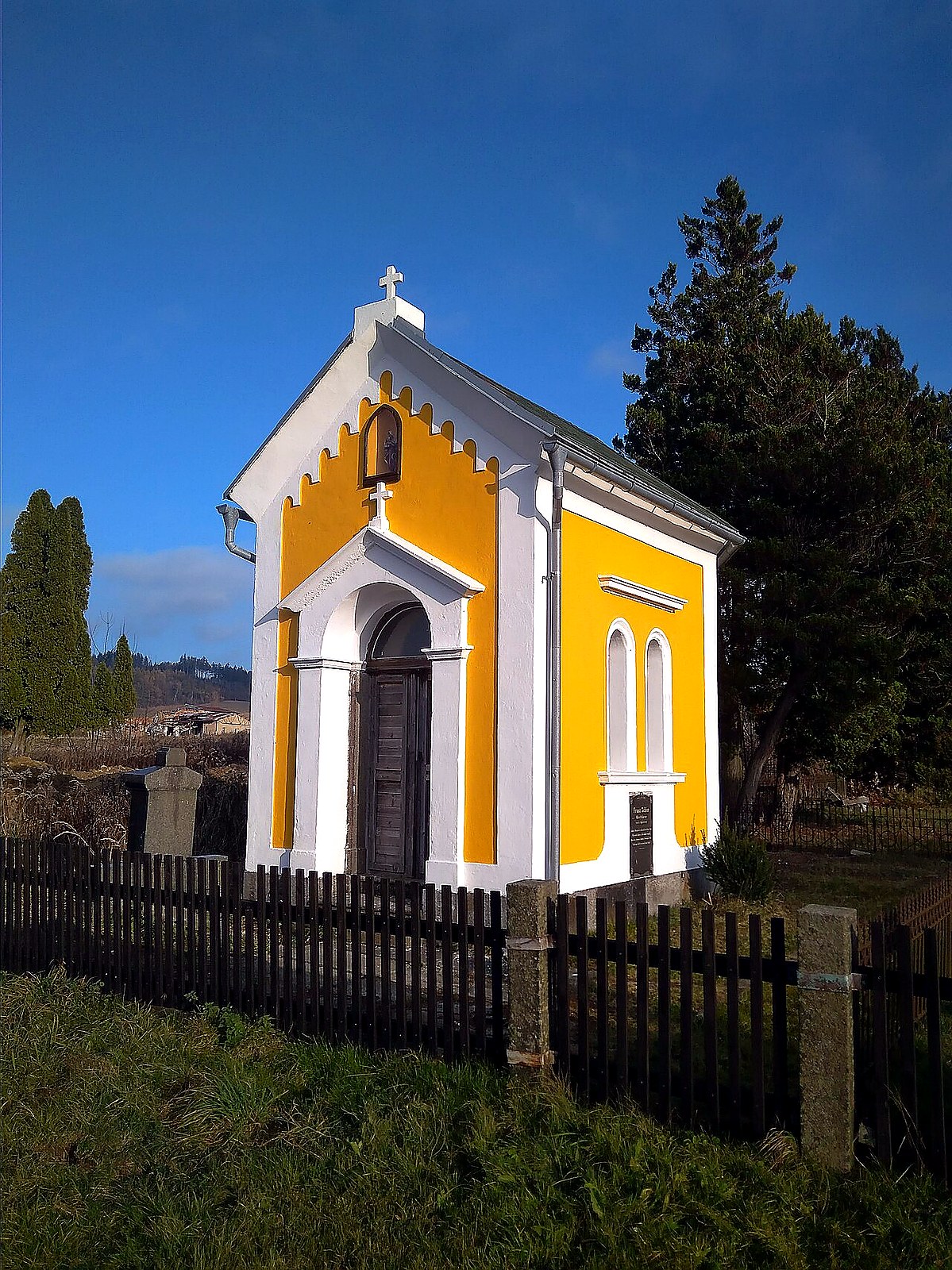 
<span>Hřbitovní kaple (Lobendava)</span>
