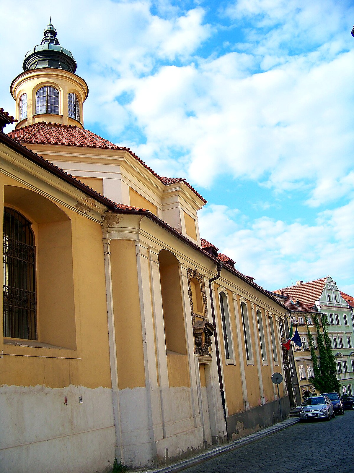 
<span>Kaple Panny Marie a svatého Karla Boromejského (Vlašský špitál)</span>
