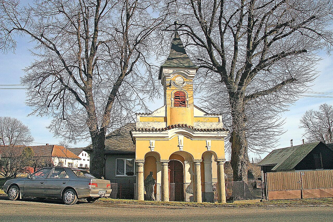 
<span>Kaple svatého Jana Nepomuckého (Kámen)</span>
