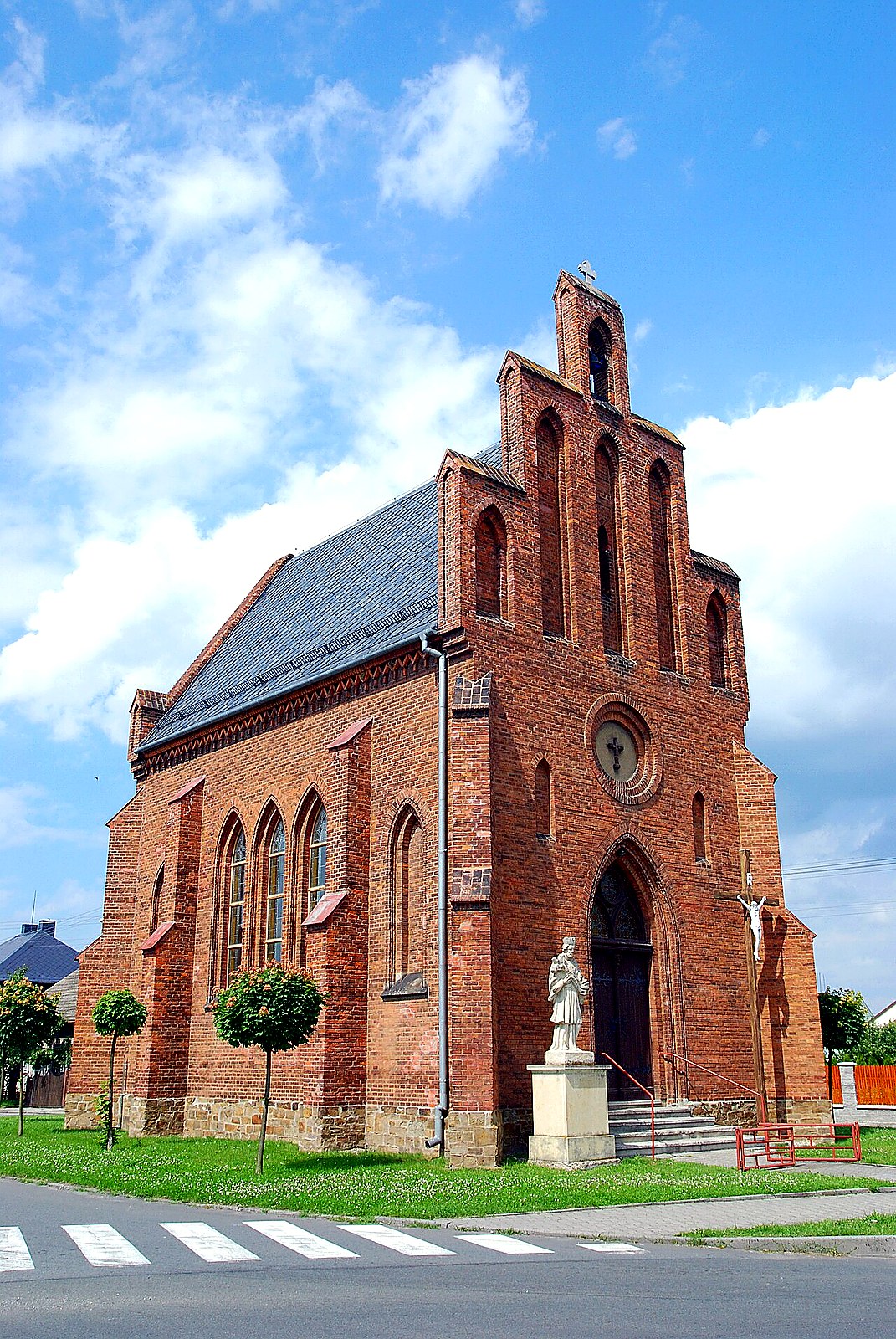 
<span>Kaple svatého Kříže (Dolní Benešov)</span>
