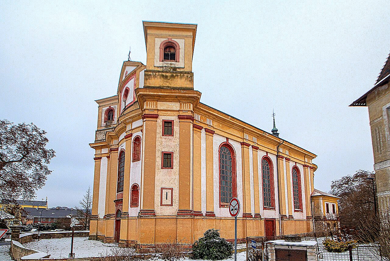 
<span>Kostel Nalezení svatého Kříže v Dubé</span>
