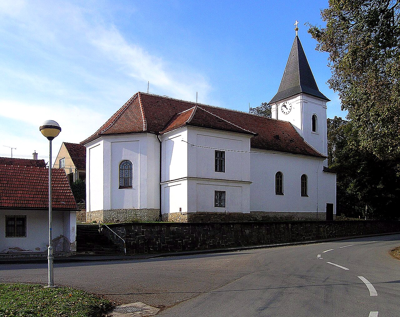 
<span>Kostel Nanebevzetí Panny Marie (Diváky)</span>
