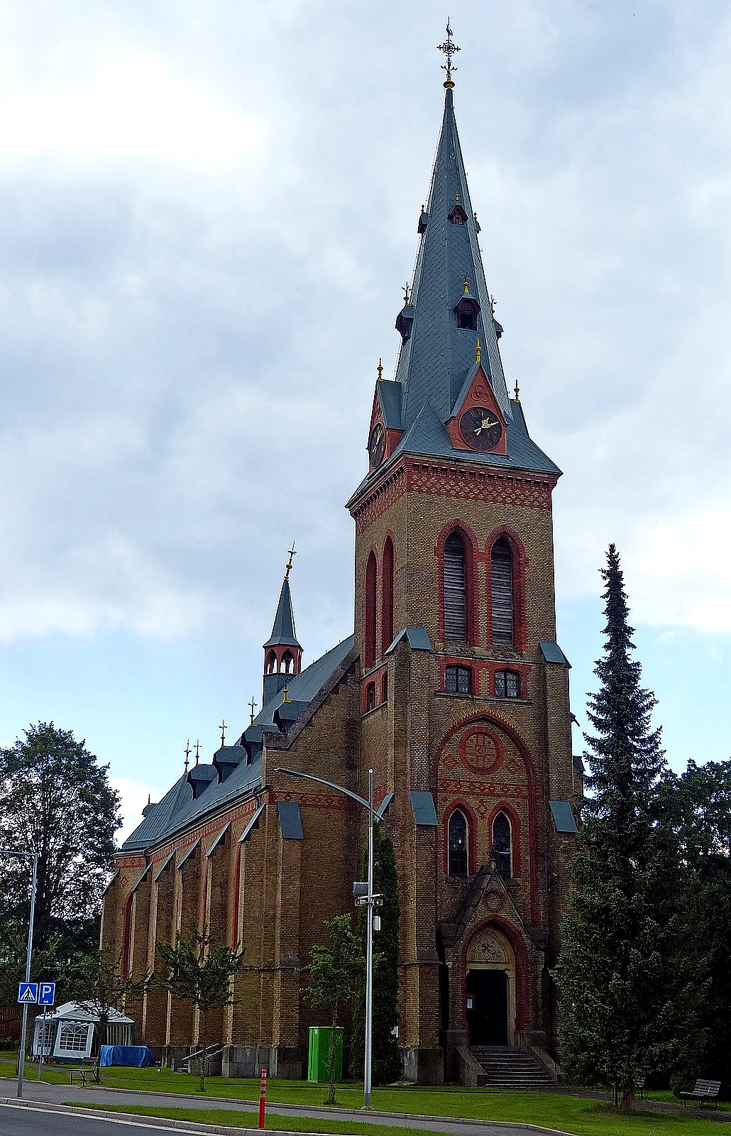 
<span>Kostel Nanebevzetí Panny Marie (Horní Maršov)</span>
