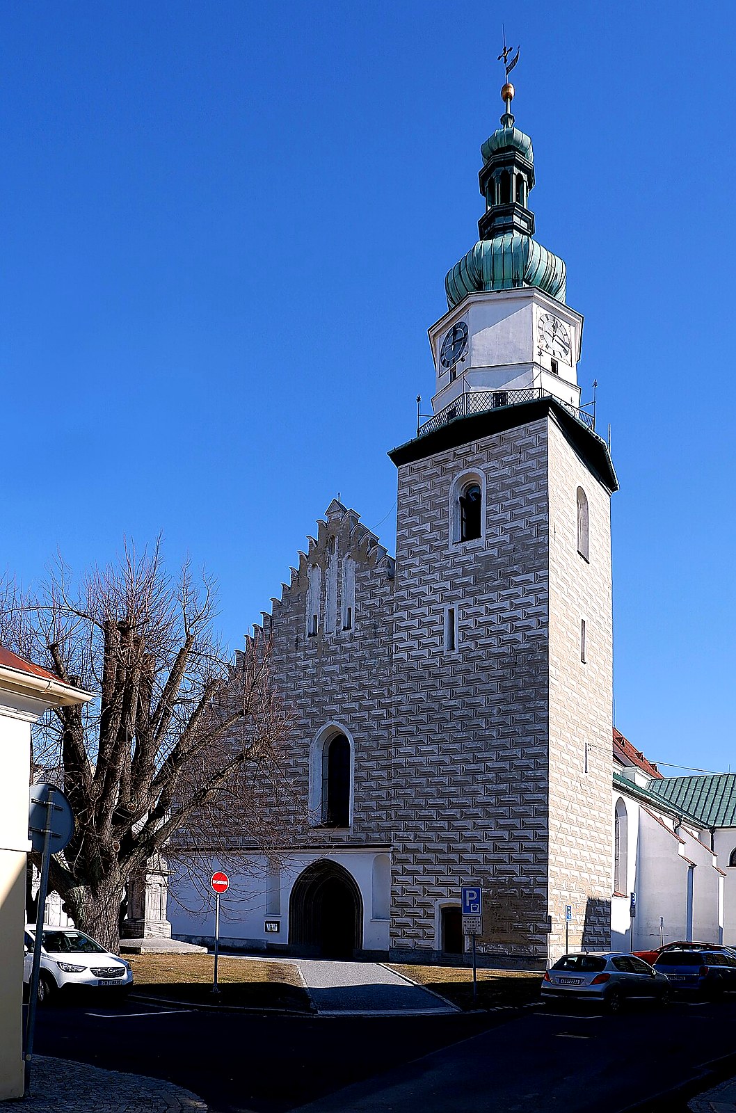 
<span>Kostel Nanebevzetí Panny Marie (Bruntál)</span>
