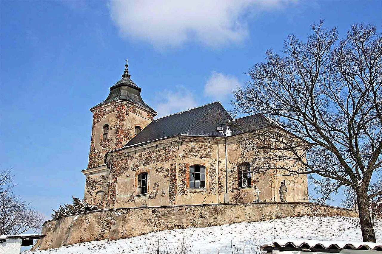 
<span>Kostel Nanebevzetí Panny Marie (Starkoč)</span>
