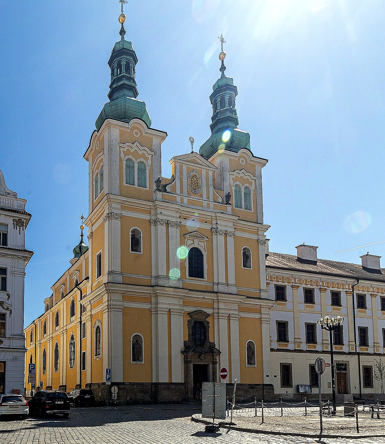 
<span>Kostel Nanebevzetí Panny Marie v Hradci Králové</span>
