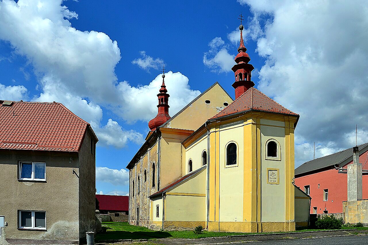 
<span>Kostel Narození Panny Marie (Radonice)</span>
