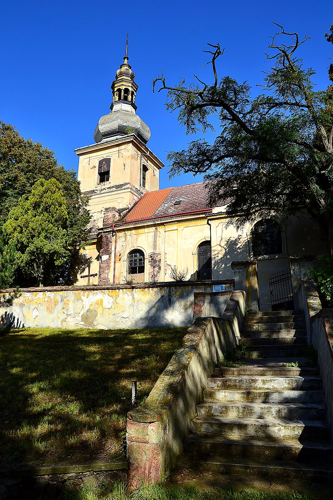 
<span>Kostel Narození Panny Marie (Buškovice)</span>
