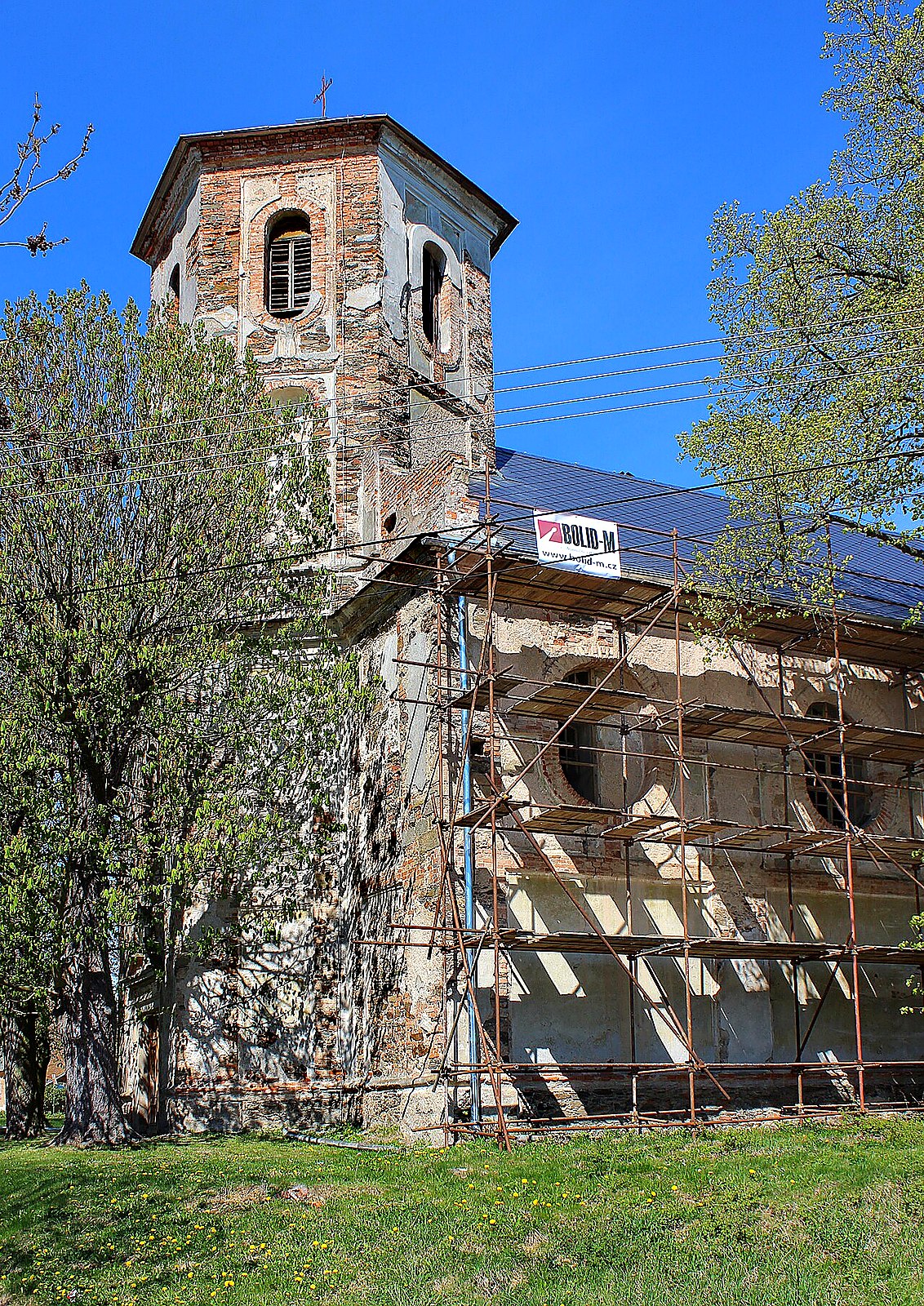 
<span>Kostel Narození Panny Marie (Záchlumí)</span>
