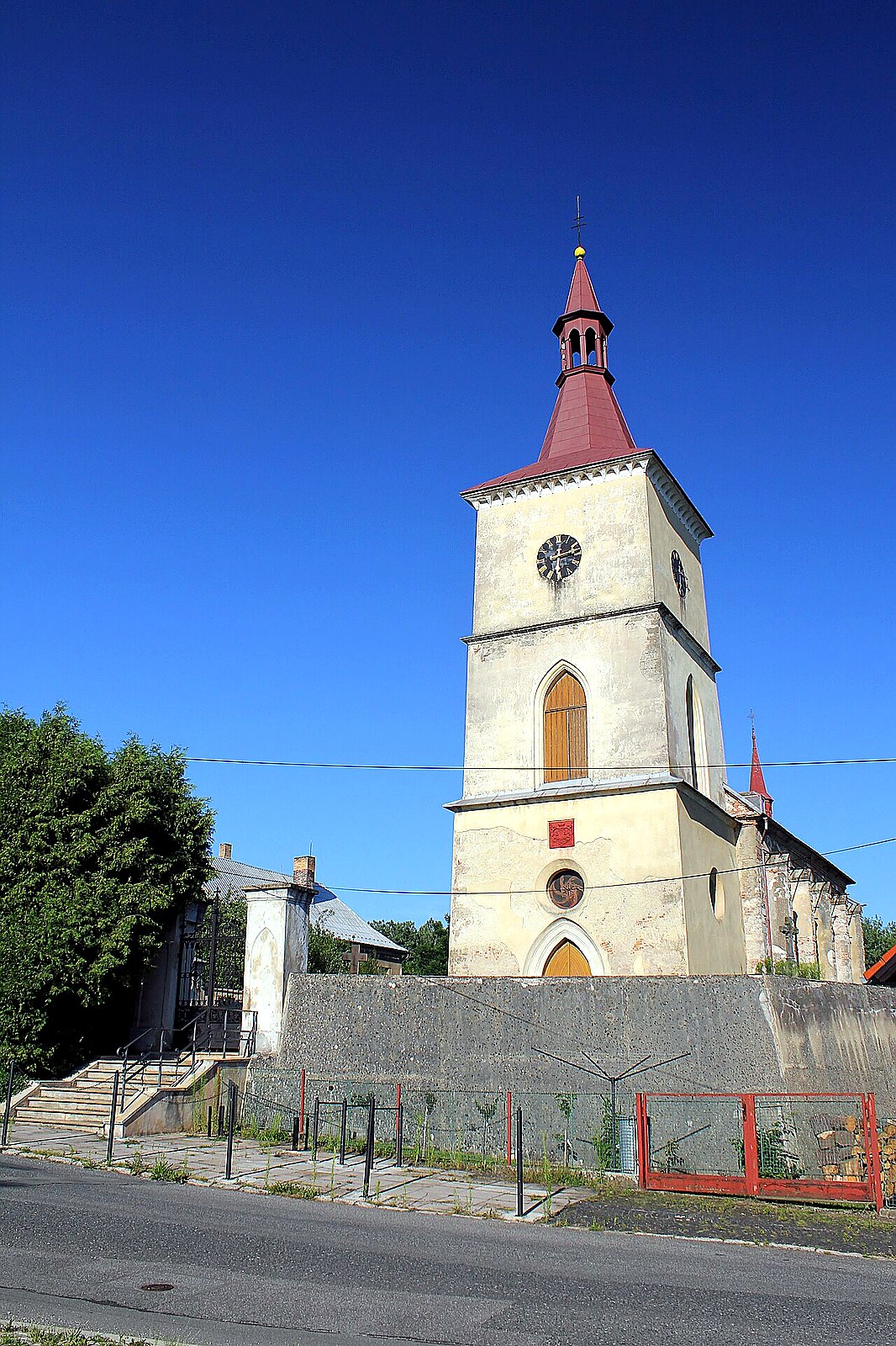 
<span>Kostel Nejsvětější Trojice (Loukov)</span>
