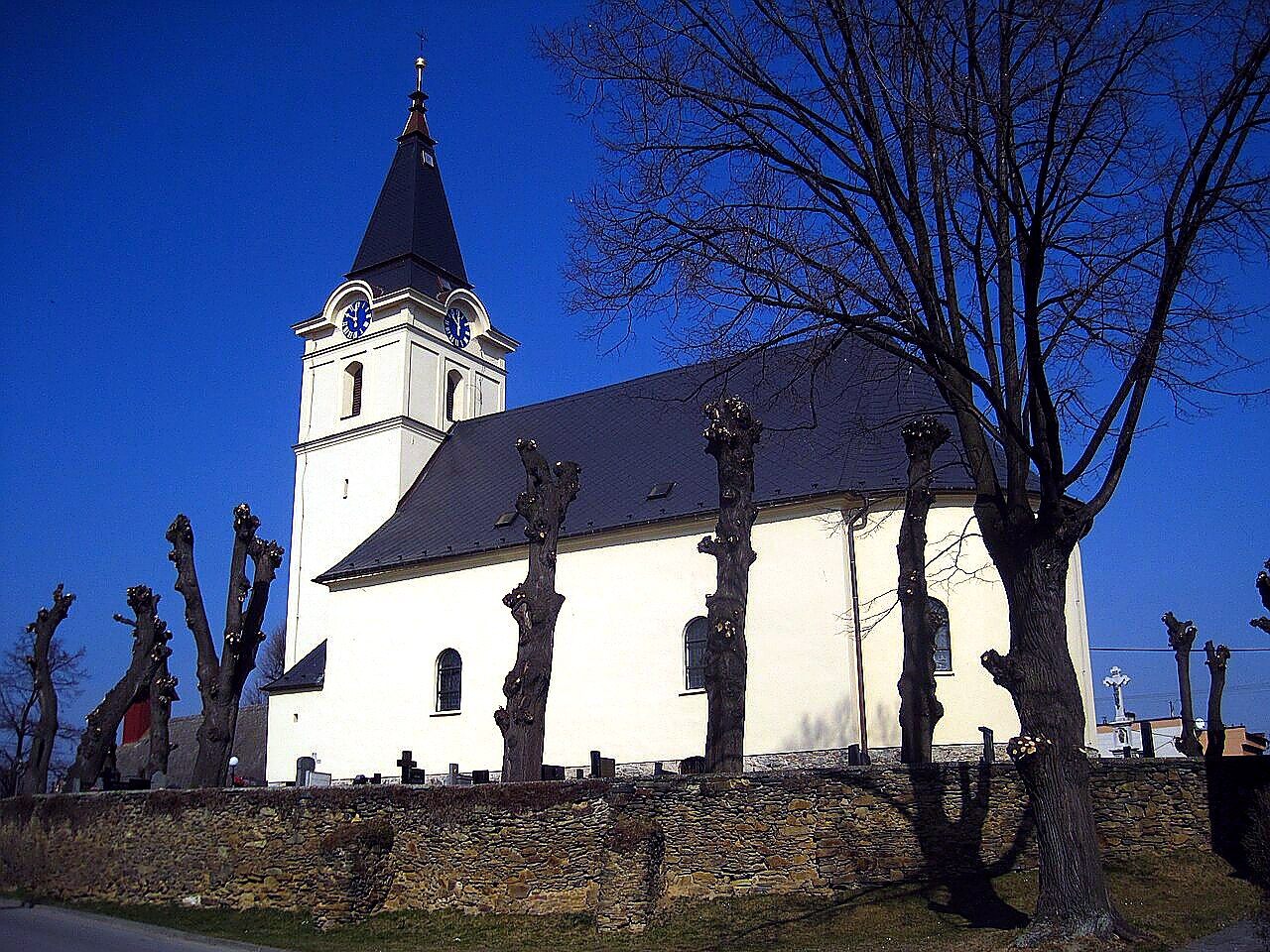 
<span>Kostel Nejsvětější Trojice (Hlavnice)</span>
