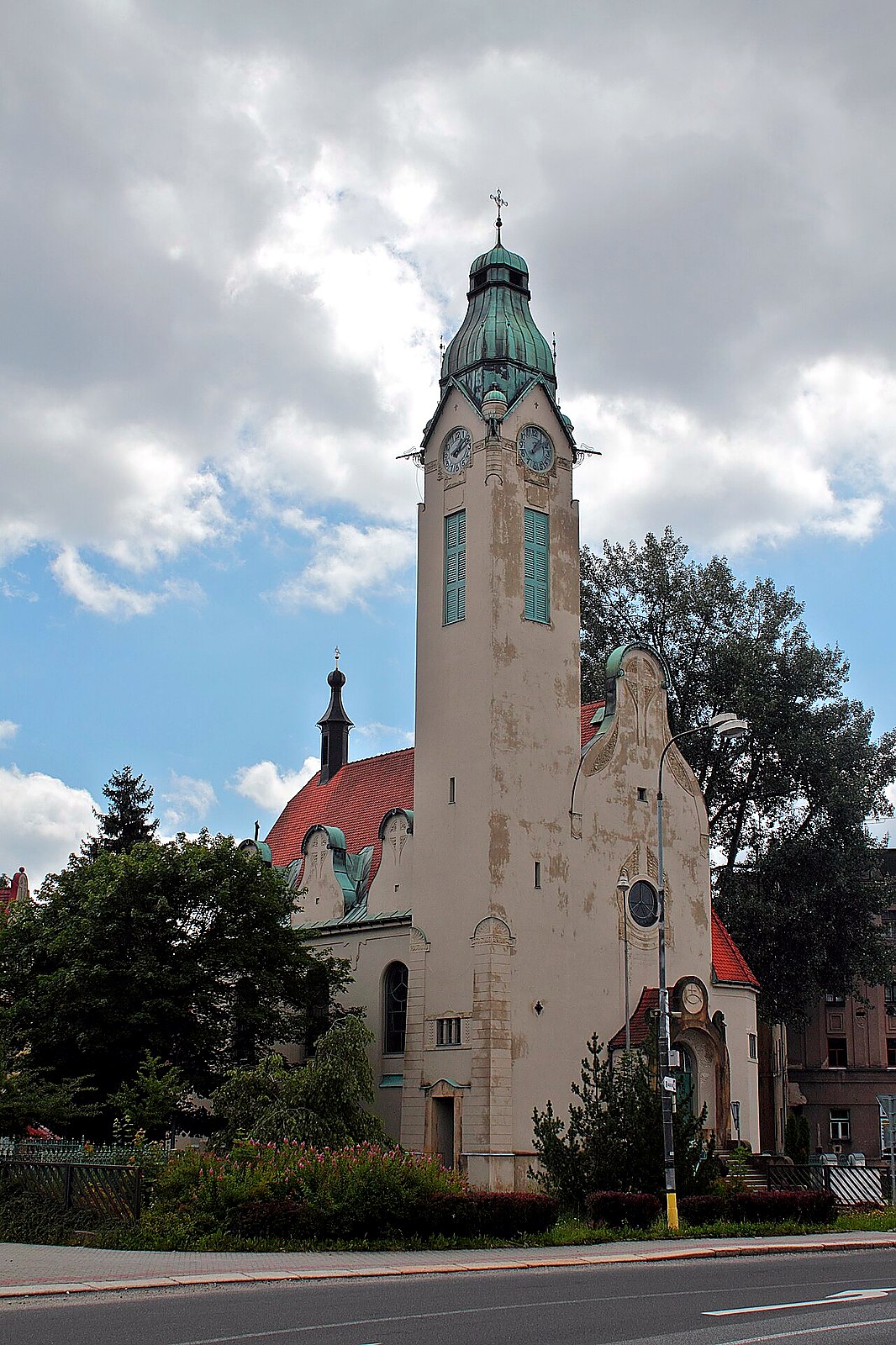 
<span>Kostel Povýšení svatého Kříže (Jablonec nad Nisou)</span>
