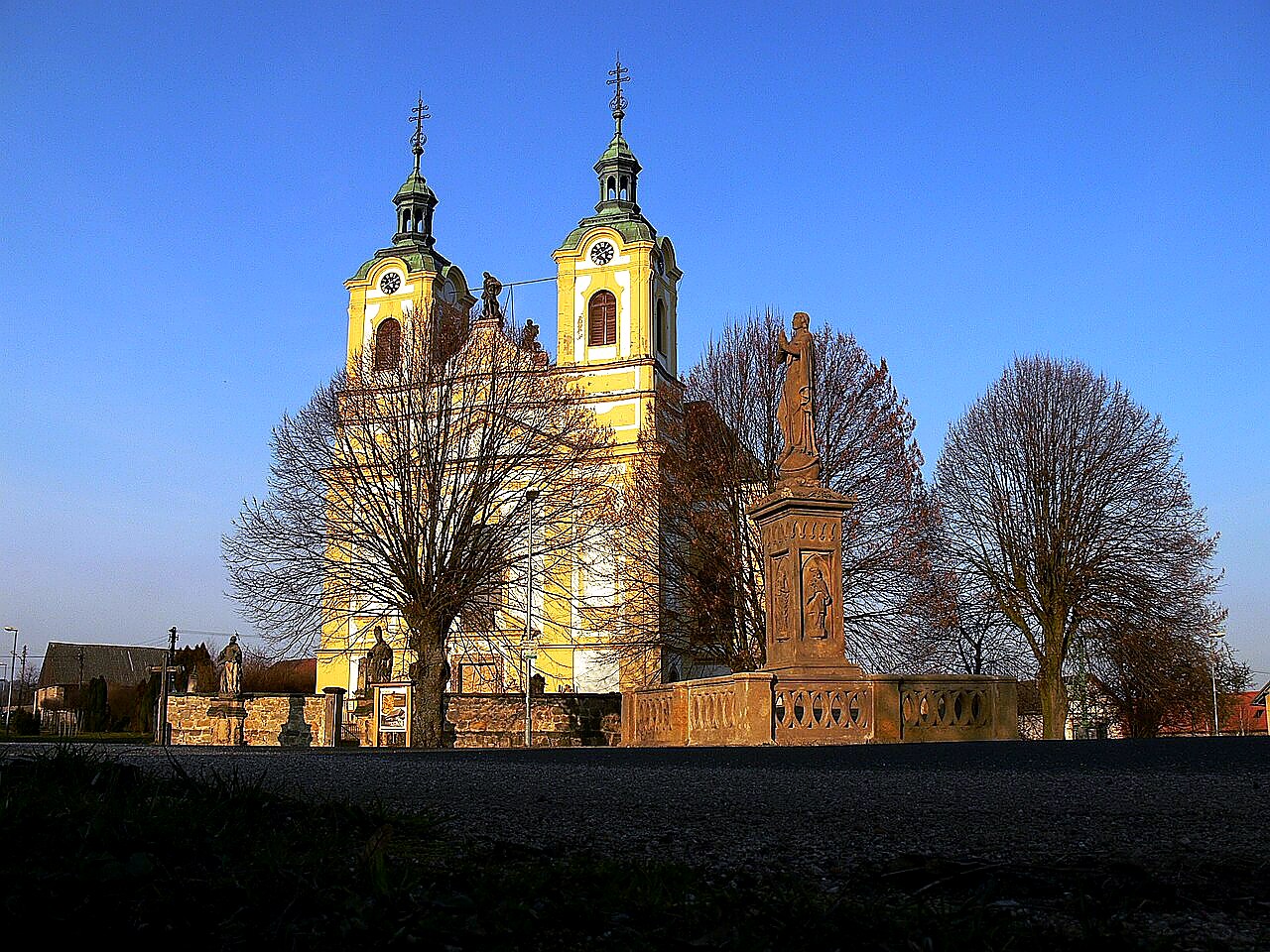 
<span>Kostel Povýšení svatého Kříže (Ostružno)</span>
