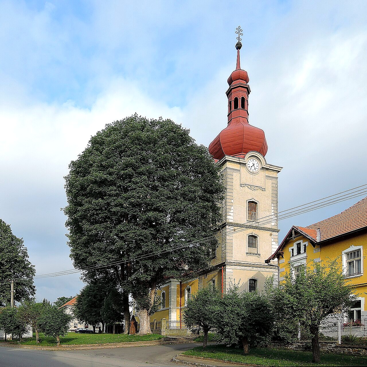 
<span>Kostel Rozeslání svatých Apoštolů (Smilovy Hory)</span>
