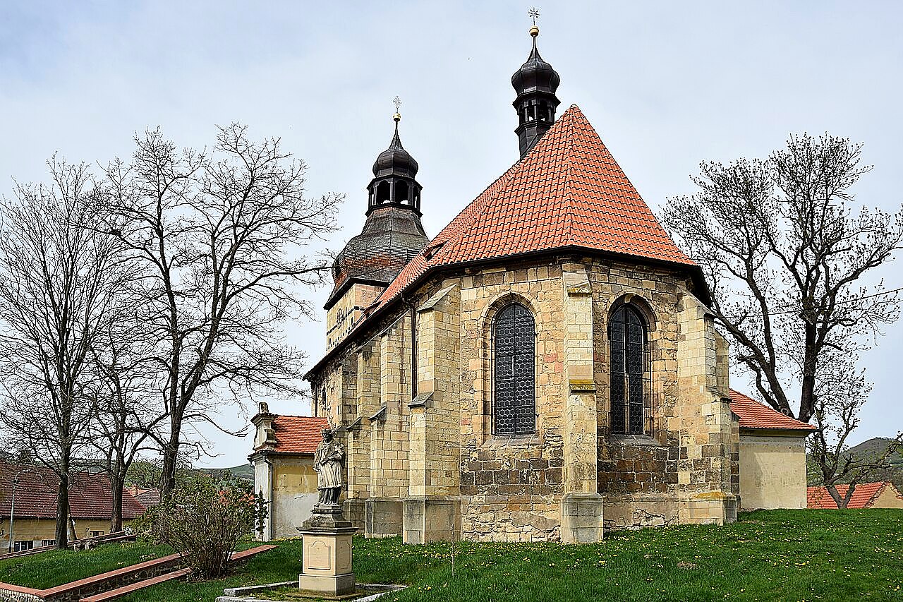 
<span>Kostel Stětí svatého Jana Křtitele (Libčeves)</span>
