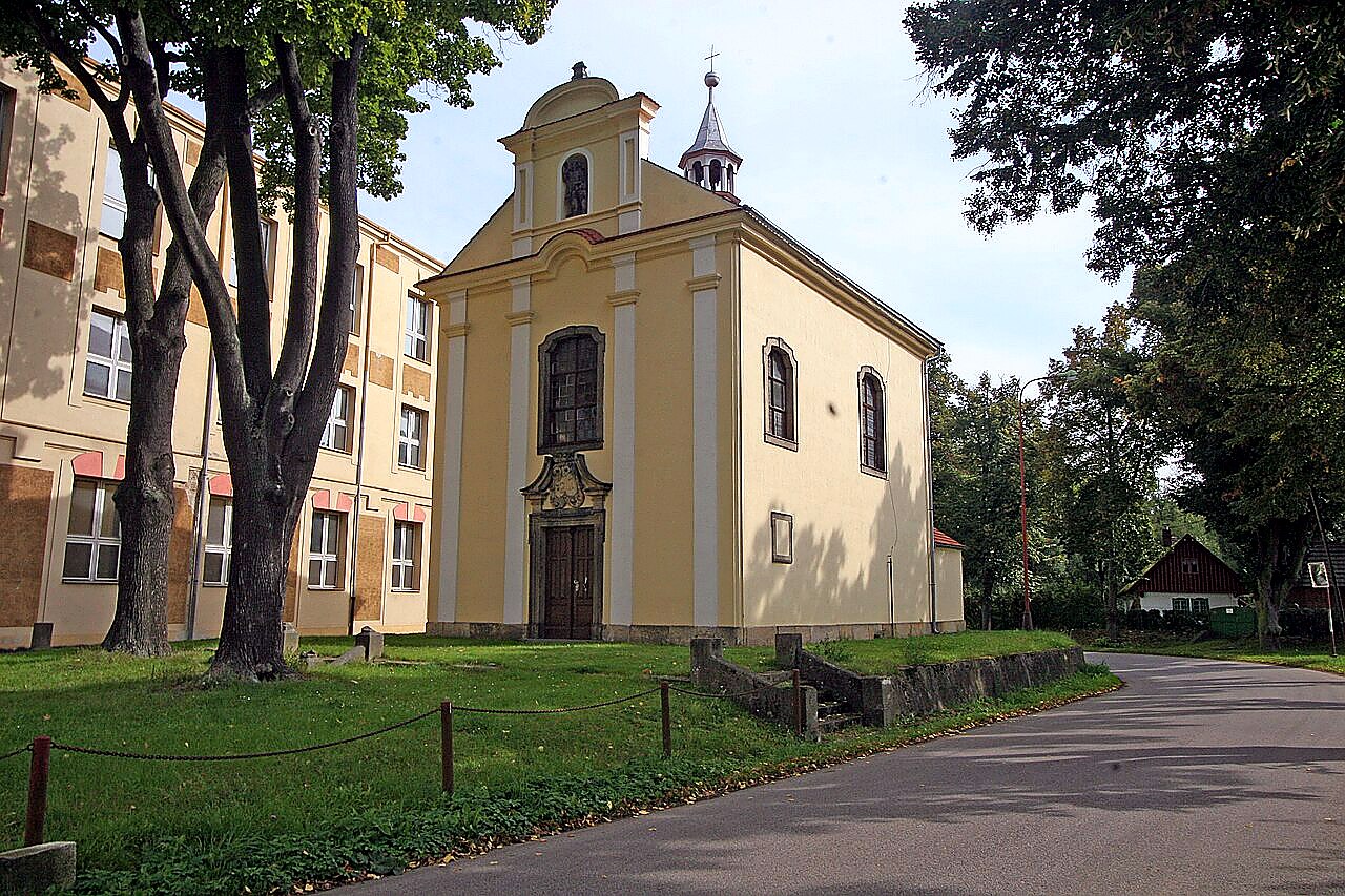 
<span>Kostel svaté Anny (Skřivany)</span>
