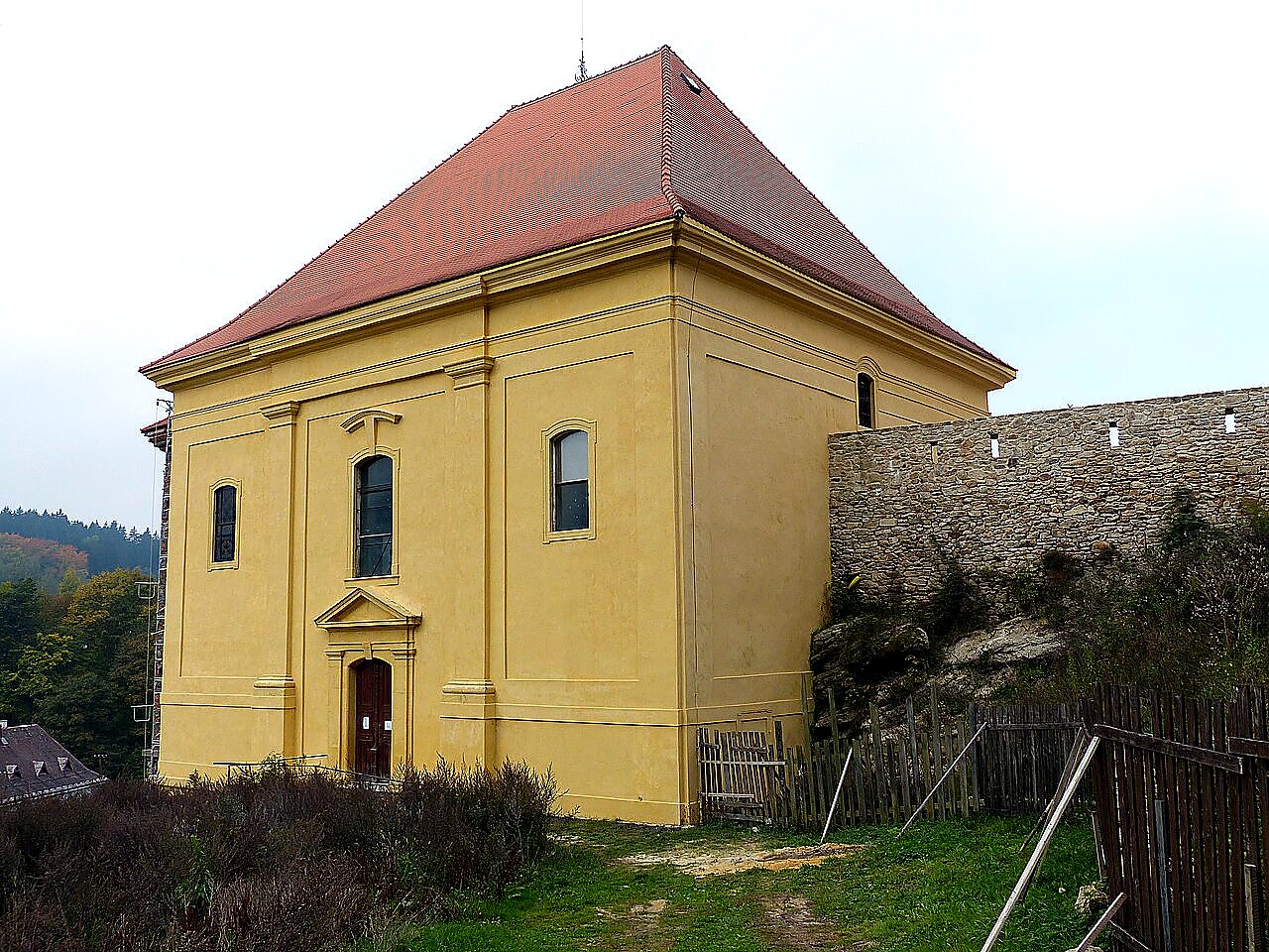 
<span>Kostel svaté Kateřiny (Libá)</span>
