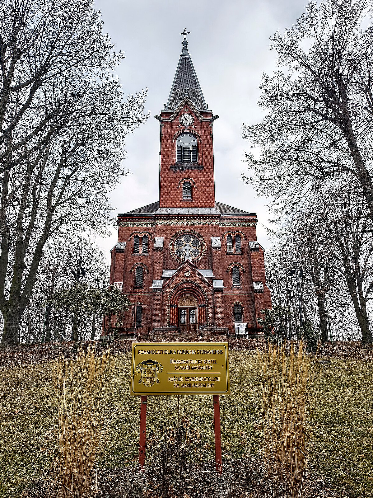 
<span>Kostel svaté Maří Magdalény (Stonava)</span>

