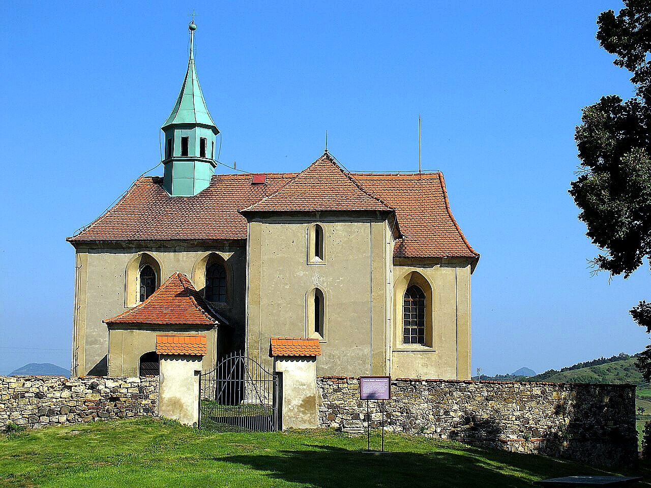 
<span>Kostel svatého Jakuba Většího (Bedřichův Světec)</span>
