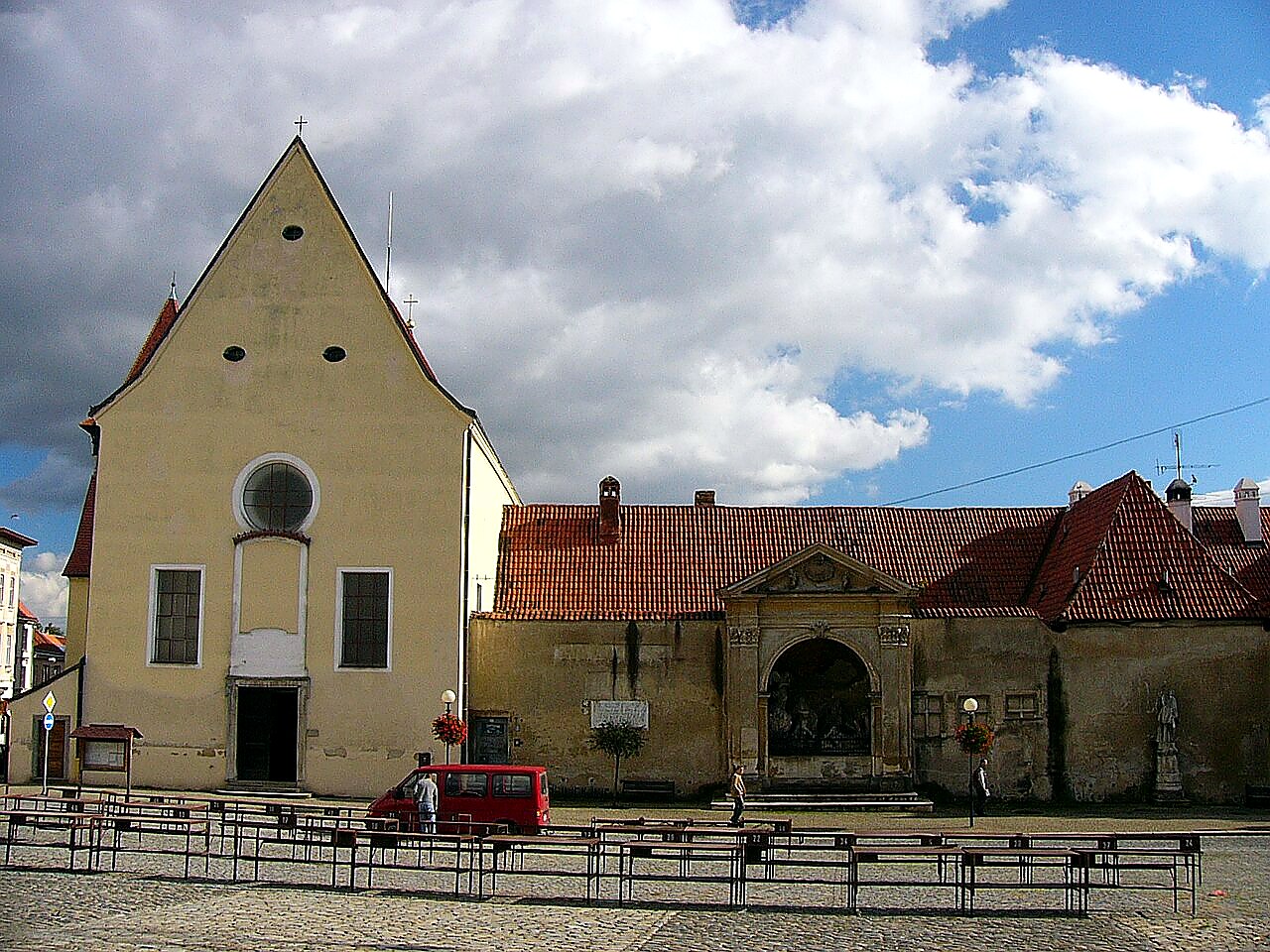 
<span>Kostel svatého Jana Křtitele (Znojmo)</span>

